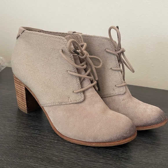 Toms Shoes - Toms Women's Beige Lace-Up heeled Ankle Booties like new